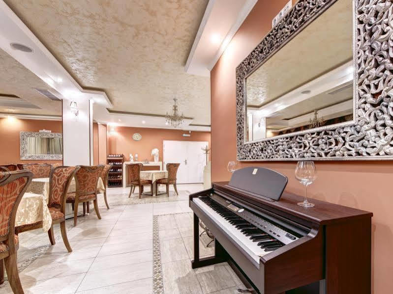 Boutique Hotel Diama Mratín Extérieur photo